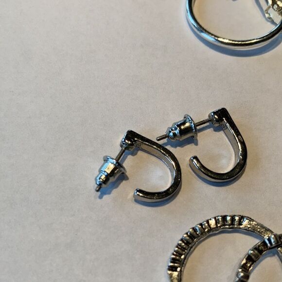 Vintage Lot of seven post pierced earrings perfect for projects - Picture 3 of 8